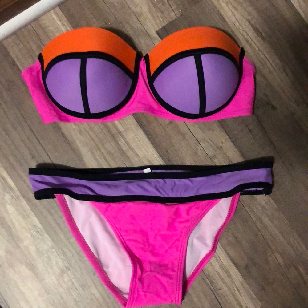 Swimsuit - Picture 3 of 3